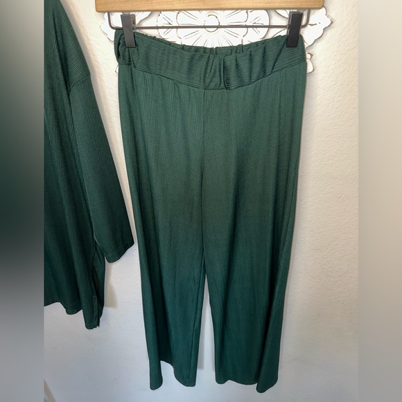 MUNI MUNI WIDE PANT AND BLOUSE SET BASICALLY BRAND NEW ONLY worn ONCE! Size M - Picture 6 of 10